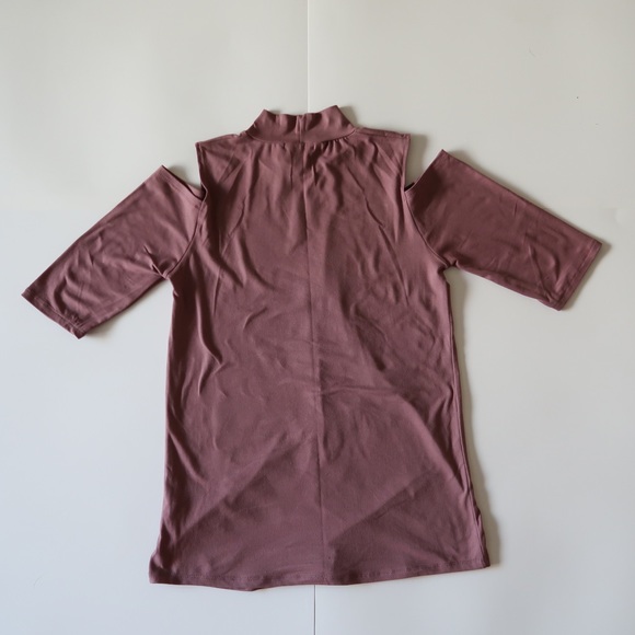 Open shoulder top J for Justify - Picture 2 of 4